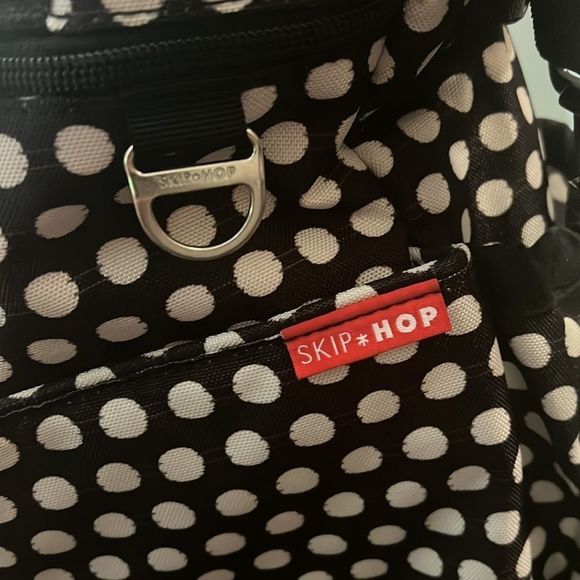 Skip Hop tote polka dots black white diaper bag messenger style target designer - Picture 4 of 9